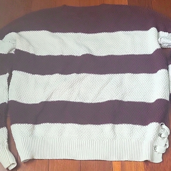 Pink Republic Plum and Offwhite Stripe Sweater - Picture 4 of 9